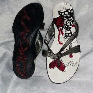Gray DKNY thongs shoe, flip flops